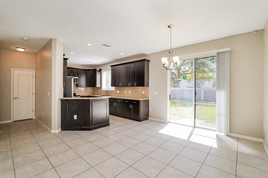 Building Photo - 9251 Wellstone Dr