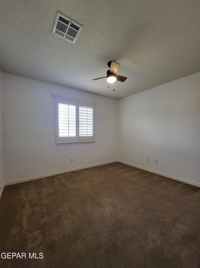 Building Photo - 1733 Shreya St