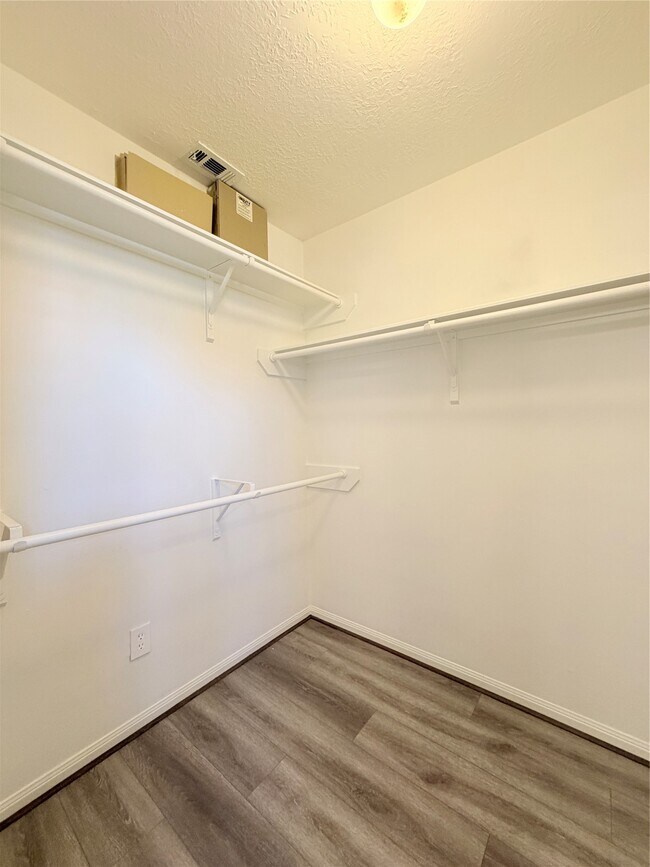 Building Photo - 5730 Landon Creek Ln