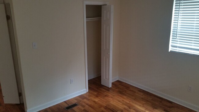 Building Photo - cute place