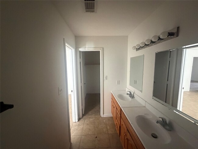 Building Photo - 7433 Faith Dr