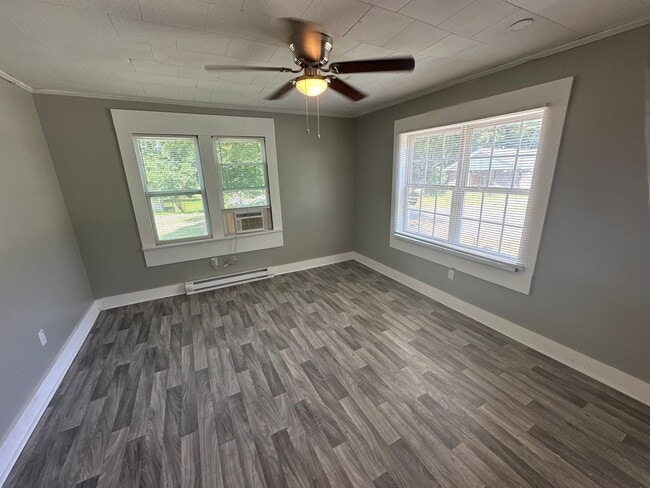 Building Photo - COMING SOON! 3 Bedroom House and 2 bath in Gastonia
