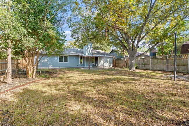 Building Photo - 609 Blackberry Dr