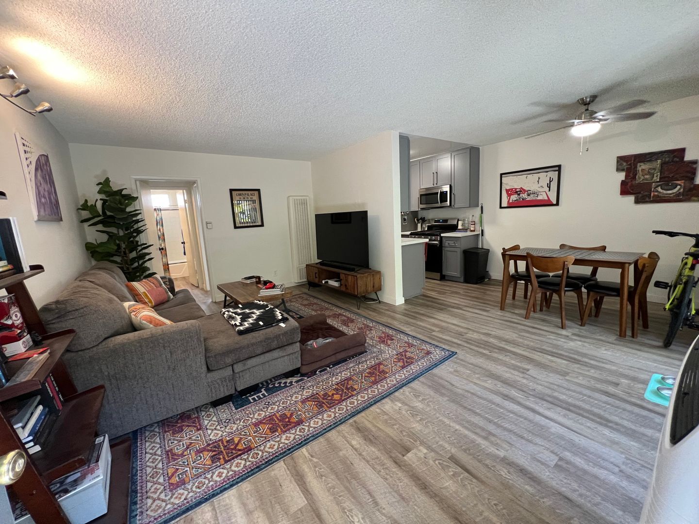 Building Photo - 3746 S Canfield Ave