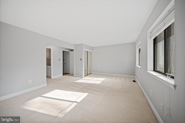 Building Photo - 3895 Steppes Ct
