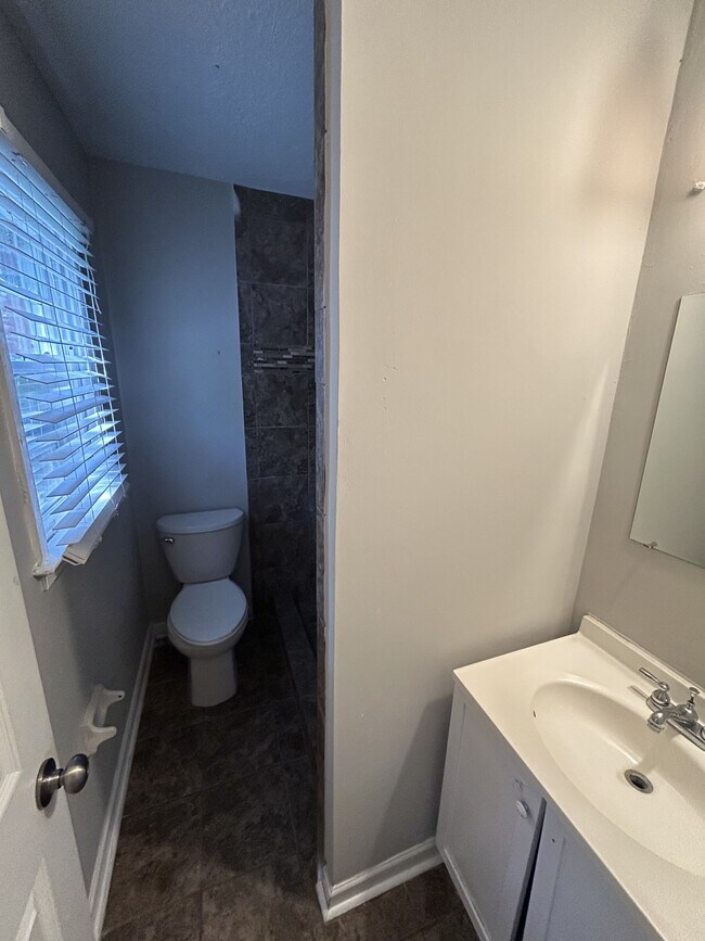 Building Photo - 5125 E Linda Cir