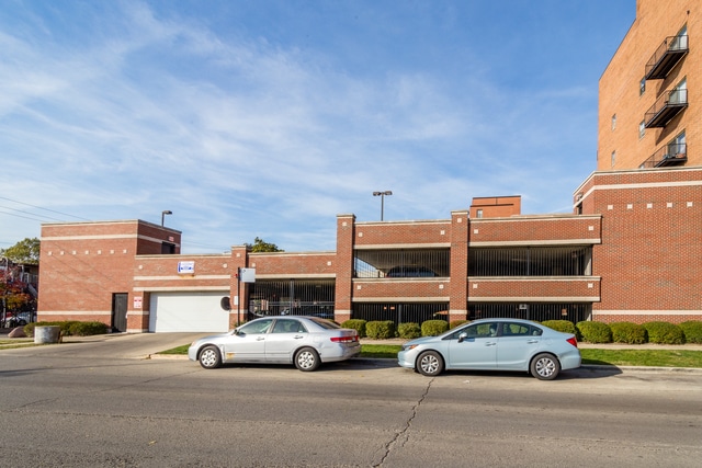 Building Photo - 1000 E 53rd St