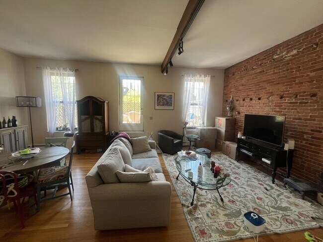 Building Photo - 533 Massachusetts Ave