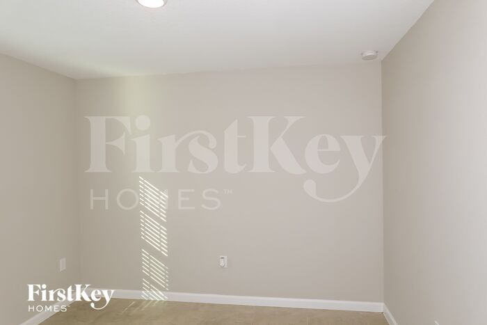 Building Photo - 470 Earhart Dr