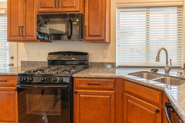 Building Photo - 4490 Vindaloo Dr
