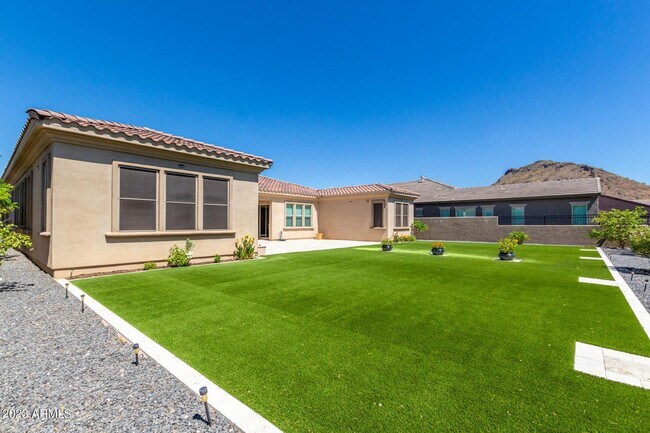 Building Photo - Gorgeous 5 bed 4.5 bath single level home in Scottsdale