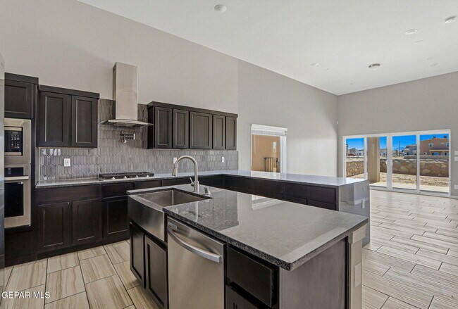 Building Photo - 908 Ada Ln