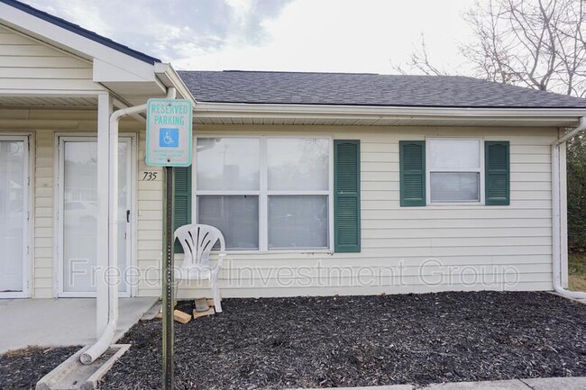 Primary Photo - 735 Sanquine Way