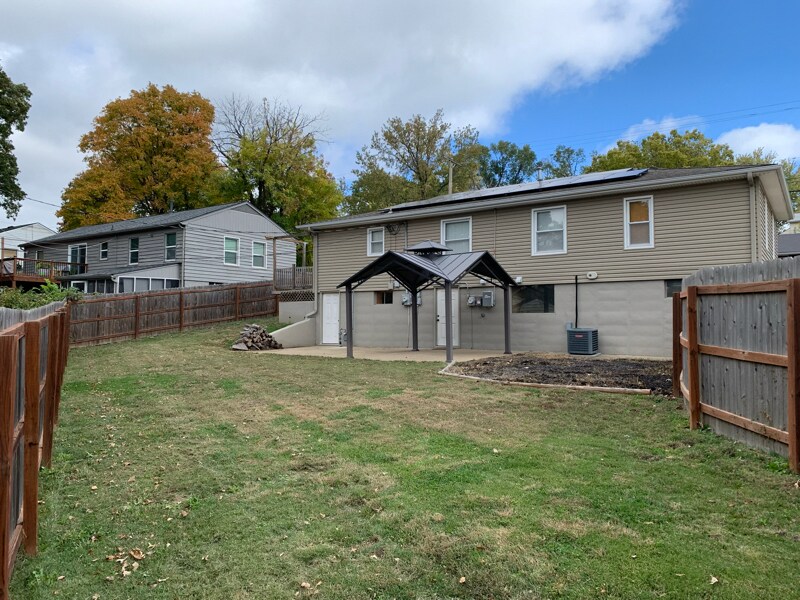 Building Photo - 624 NE 39th Terrace