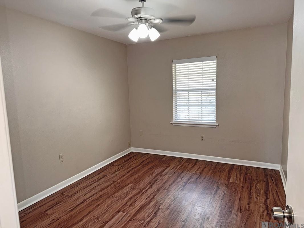 Building Photo - 114 Mallard Dr