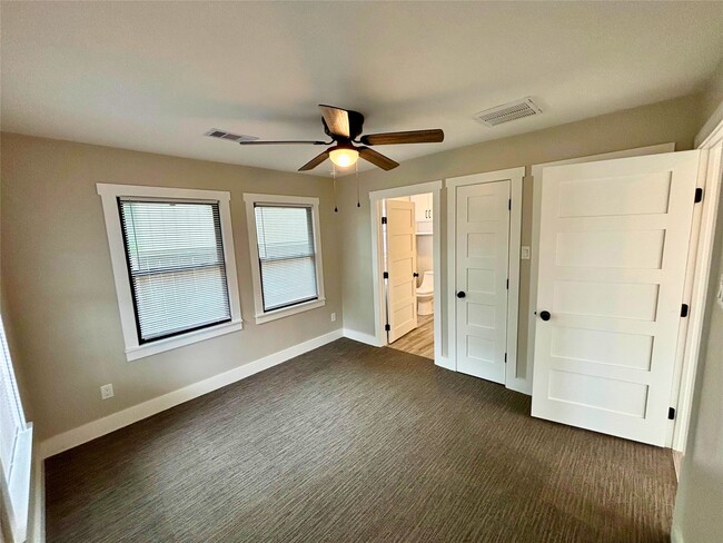 Building Photo - 410 McPhail St