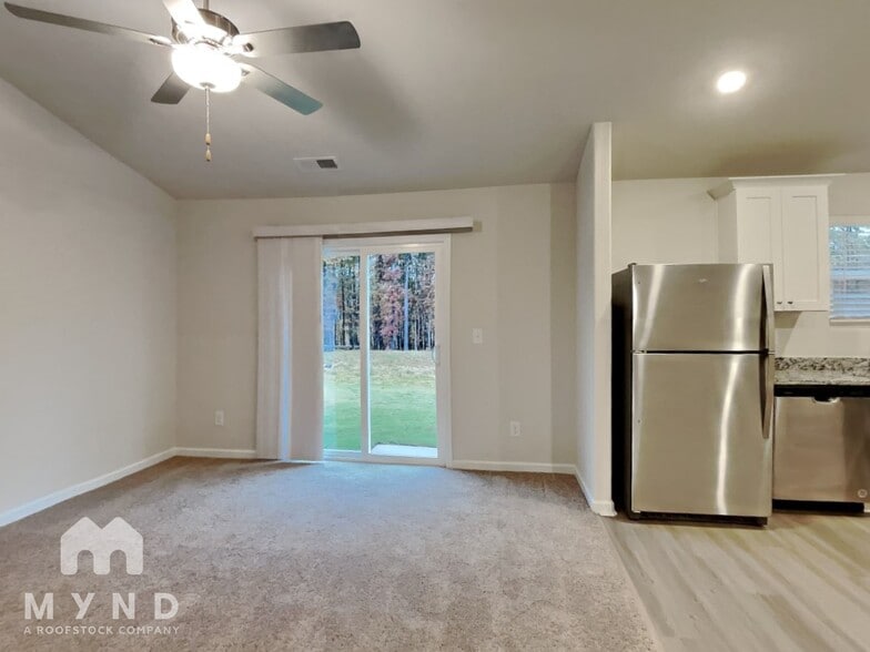 Building Photo - 283 New Villas St