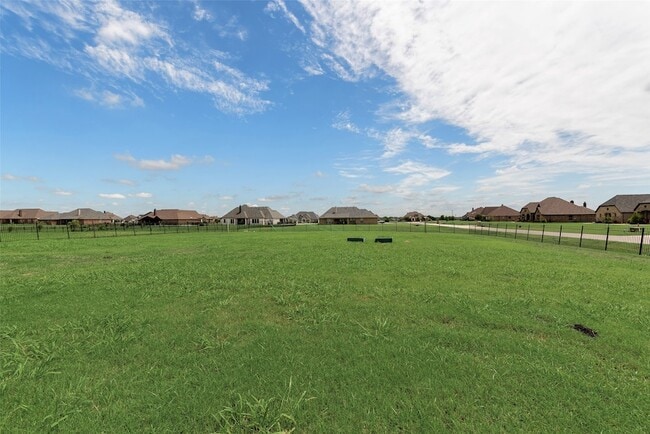 Building Photo - 10044 Dorsett Dr