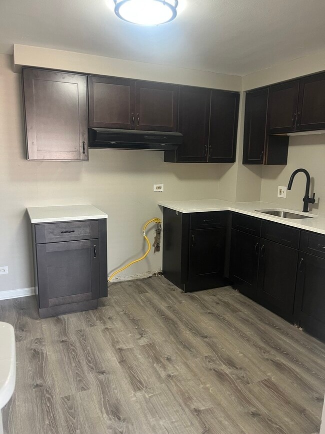 Building Photo - 10805 S Lloyd Dr