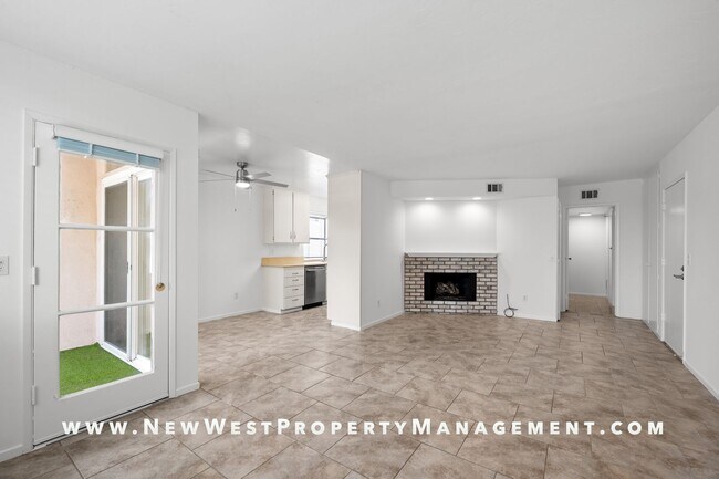 Building Photo - Recently Refreshed Point Loma 2-Bedroom at Baycrest! Small Pet OK! Available Now!