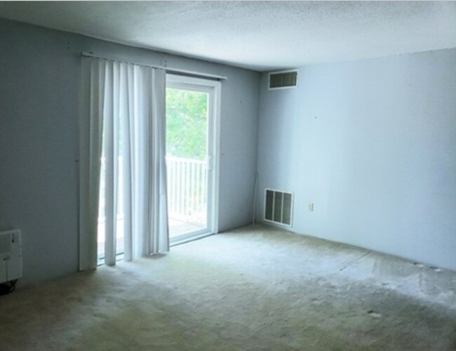 Building Photo - 1 Post Oak Ln