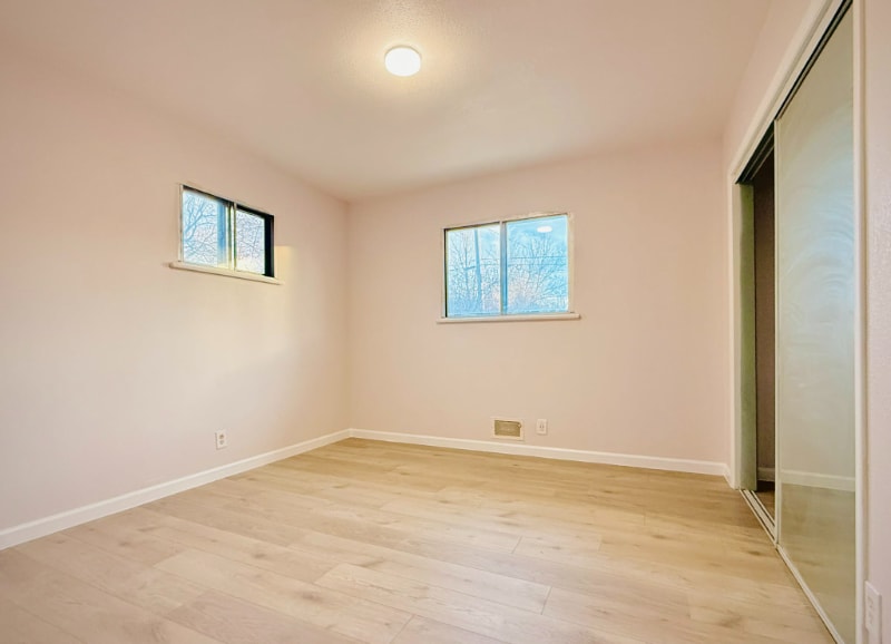 Building Photo - 7520 W Oregon Dr