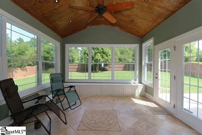 Building Photo - 204 Wild Meadow Dr