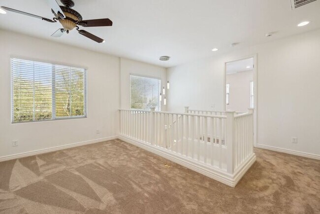 Building Photo - Modern 4-bedroom, 3.5-bathroom single-family home in the heart of North Tempe