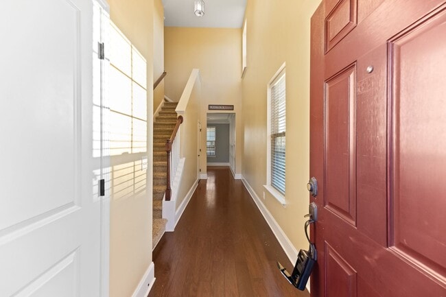 Building Photo - 3 BD 2.5 BA | Charming Home