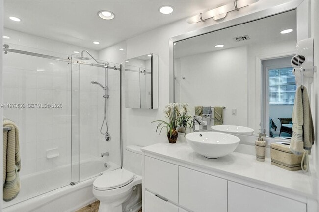 Building Photo - 1250 S Miami Ave