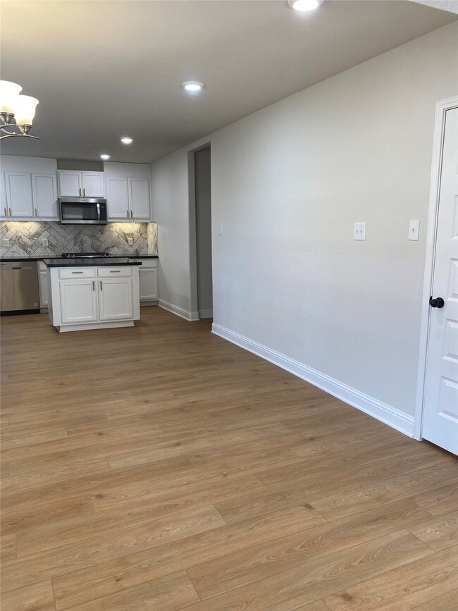 Building Photo - 4901 Winnetka St