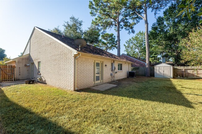Building Photo - 9418 Wandsworth Dr