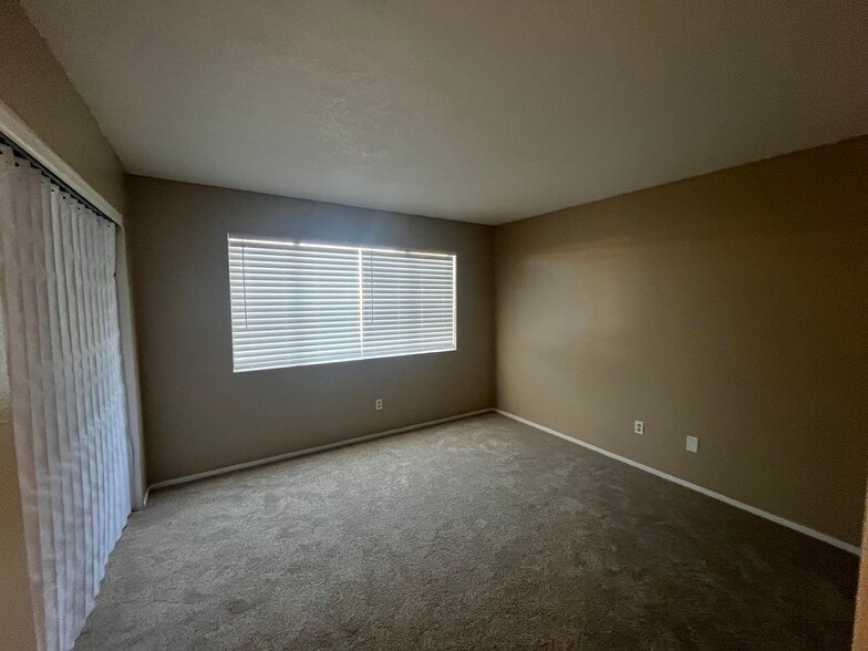 Building Photo - 371 Lake Havasu Ave N