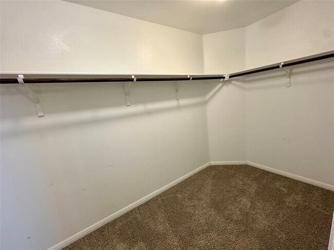 Building Photo - 219 Wapiti Rd