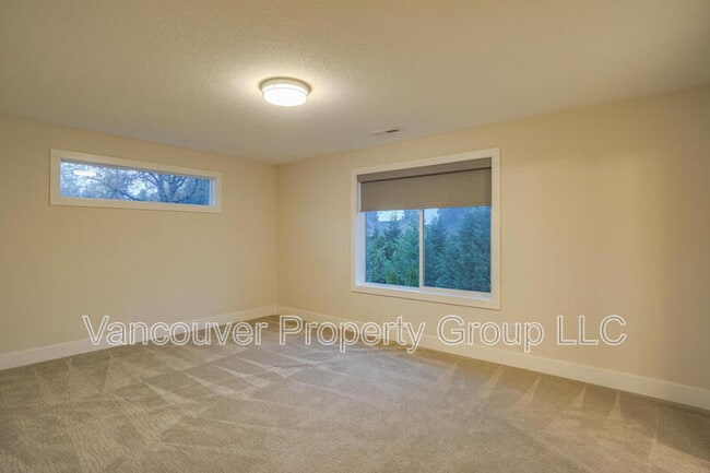 Building Photo - 6604 NE 107th St