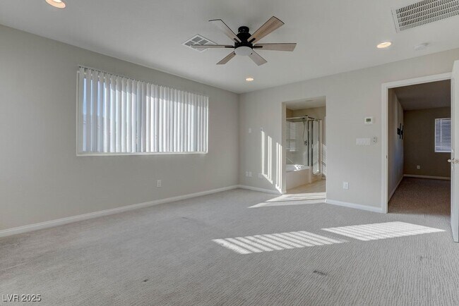 Building Photo - 12847 Slipknot St