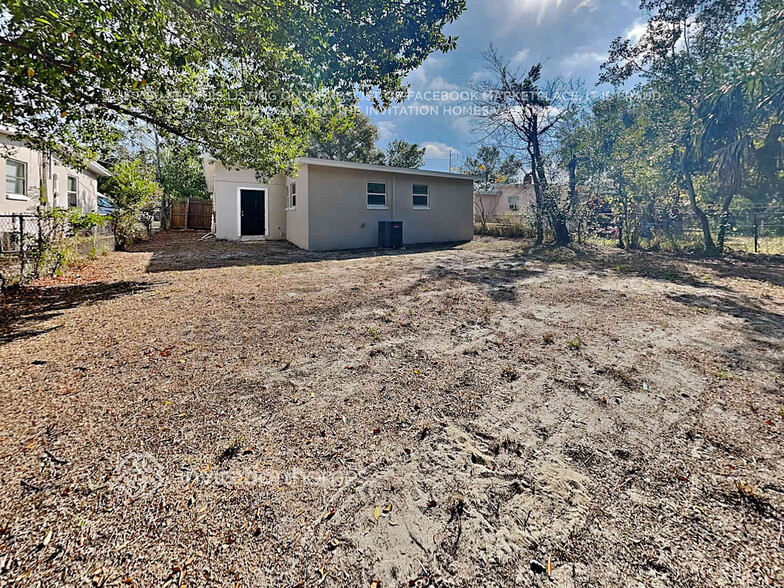 Building Photo - 904 Ferndell Rd