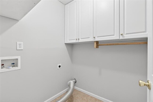 Building Photo - 5630 Saltcreek PIace NE