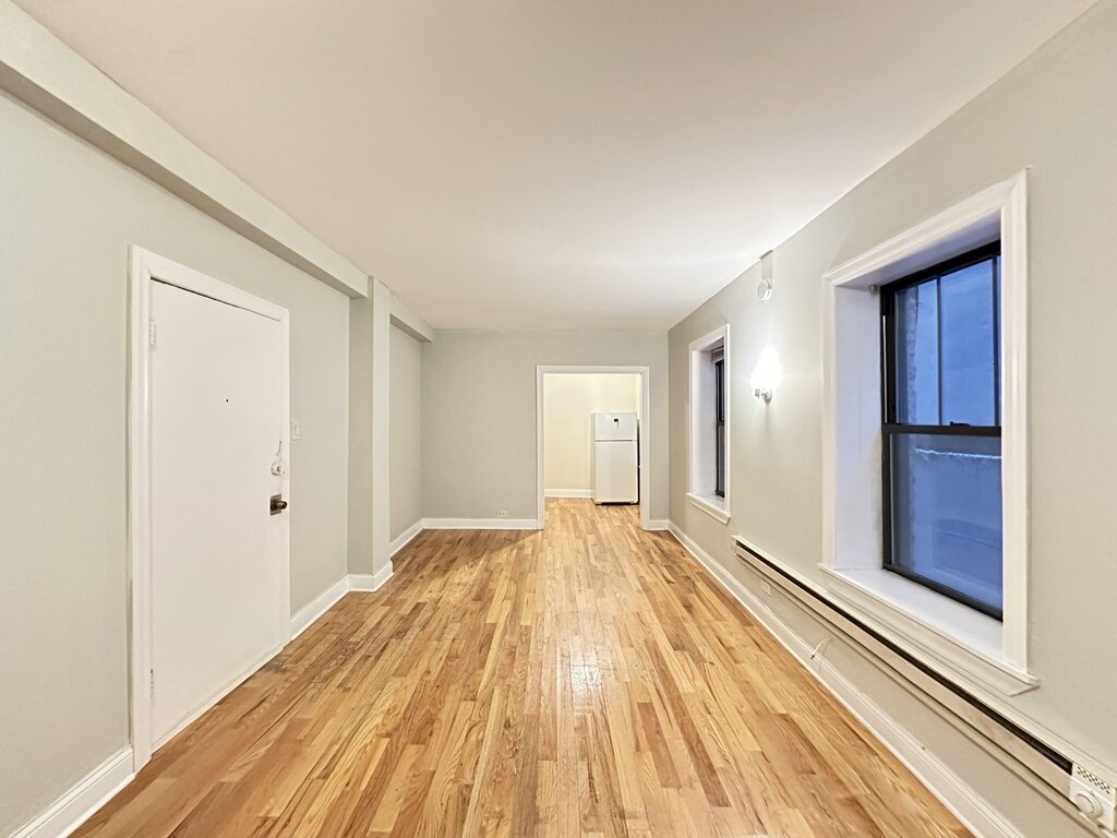 Building Photo - 1337 N Dearborn St