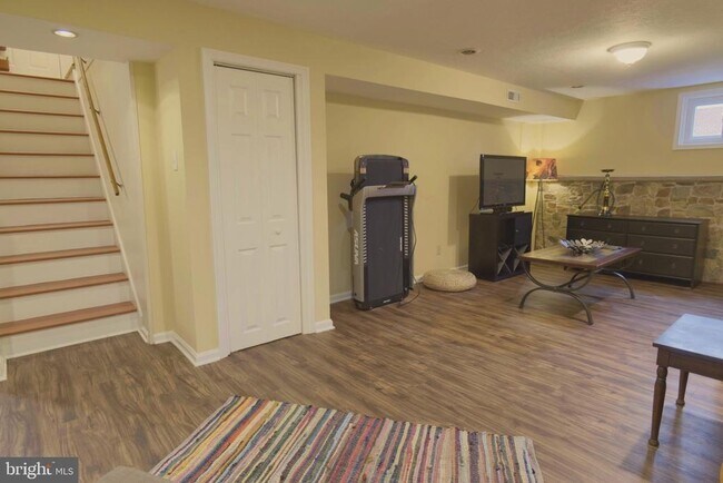 Building Photo - 11014 Troy Rd