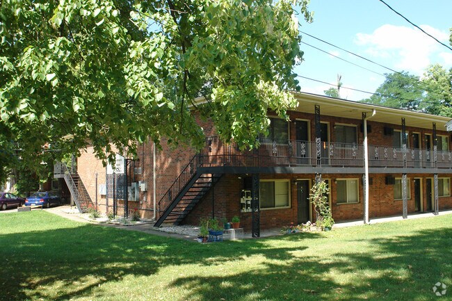 Primary Photo - Wassmer Manor