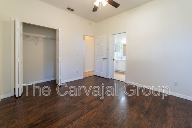 Building Photo - 423 Heather Hills Dr