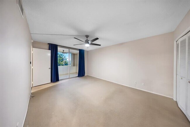 Building Photo - 805 Cypress Blvd