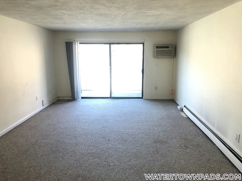 Building Photo - 245 Main St