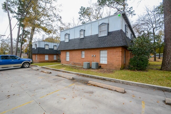 Primary Photo - 1305 Adams St
