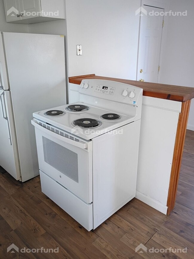 Building Photo - 50 Summer St