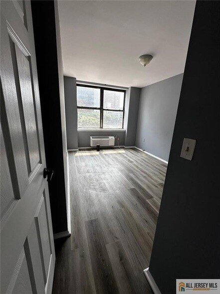 Building Photo - 111 Mulberry St