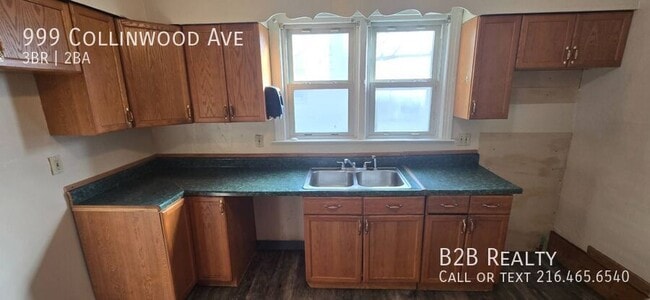 Building Photo - 999 Collinwood Ave