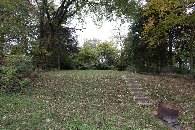 Building Photo - 121 Bolton Dr