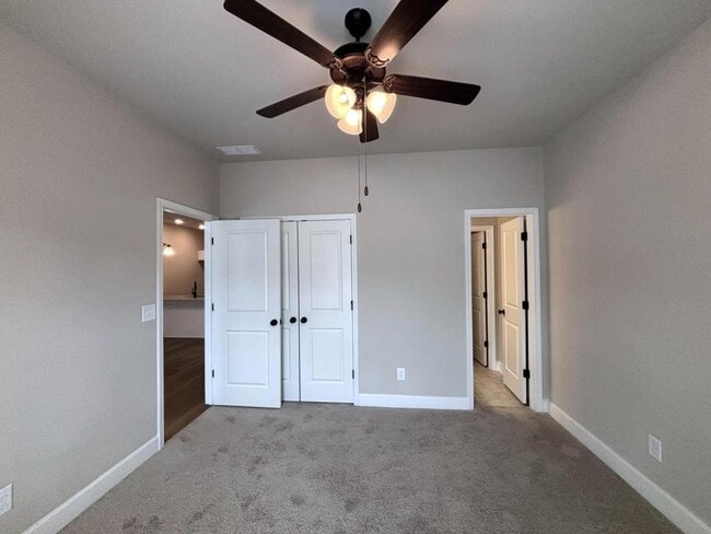 Building Photo - 601 Parkview Ct